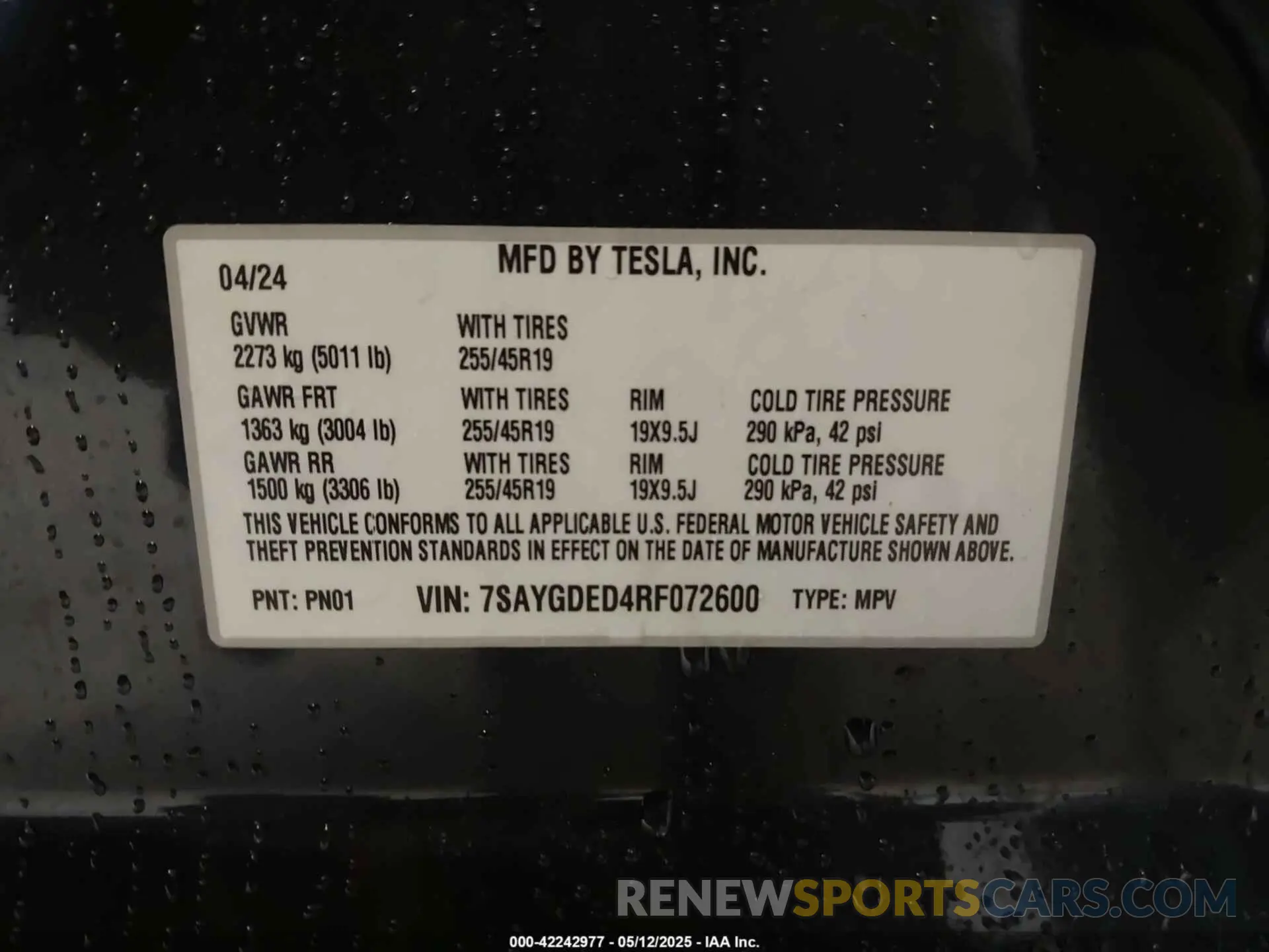 9 fotografías del automóvil dañado 7SAYGDED4RF072600 TESLA MODEL Y 2024