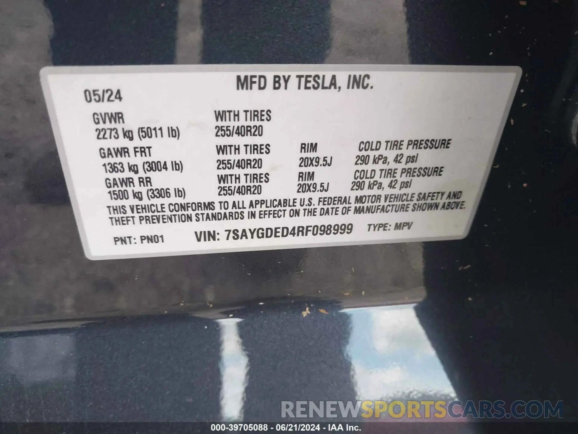 9 fotografías del automóvil dañado 7SAYGDED4RF098999 TESLA MODEL Y 2024