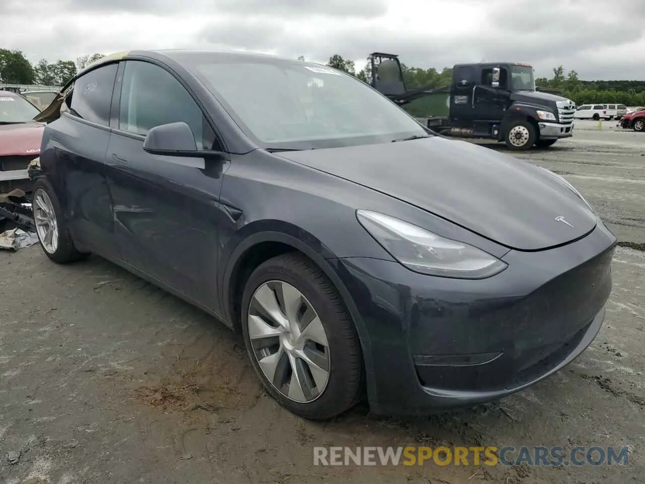 4 fotografías del automóvil dañado 7SAYGDED5RF018979 TESLA MODEL Y 2024