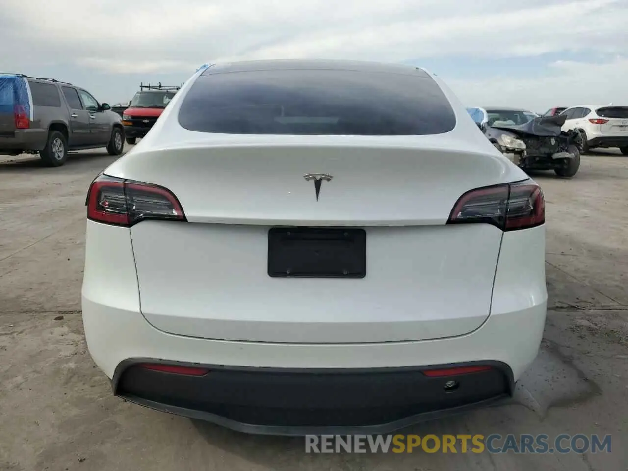 6 fotografías del automóvil dañado 7SAYGDED5RF045017 TESLA MODEL Y 2024