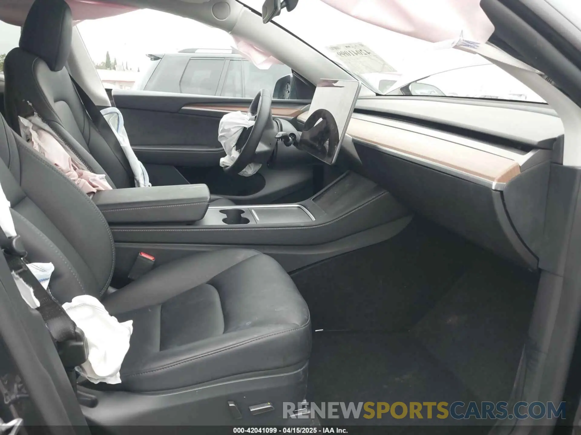 5 fotografías del automóvil dañado 7SAYGDED5RF056311 TESLA MODEL Y 2024