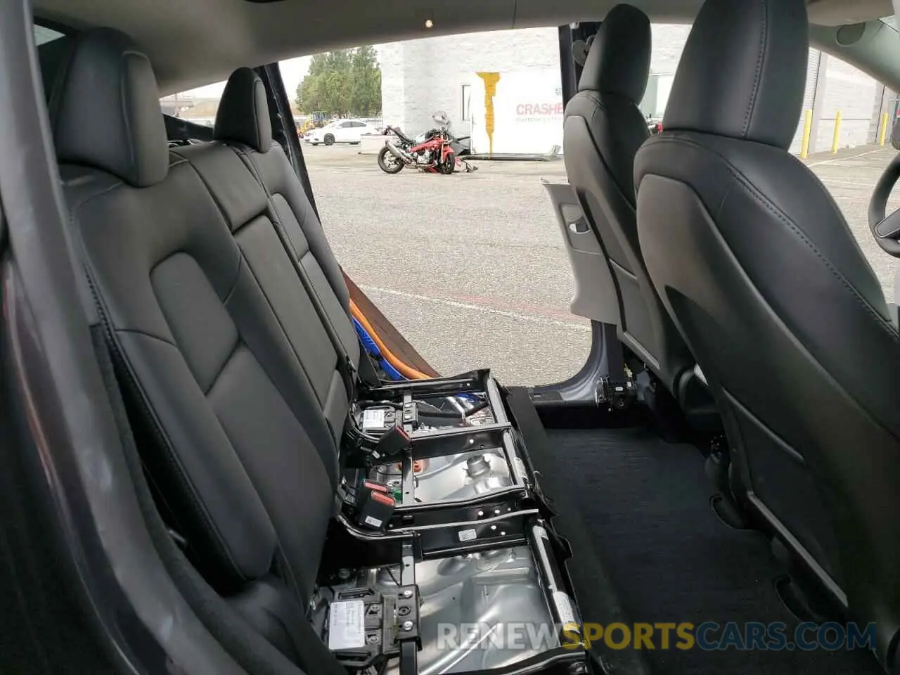 12 fotografías del automóvil dañado 7SAYGDED5RF093410 TESLA MODEL Y 2024