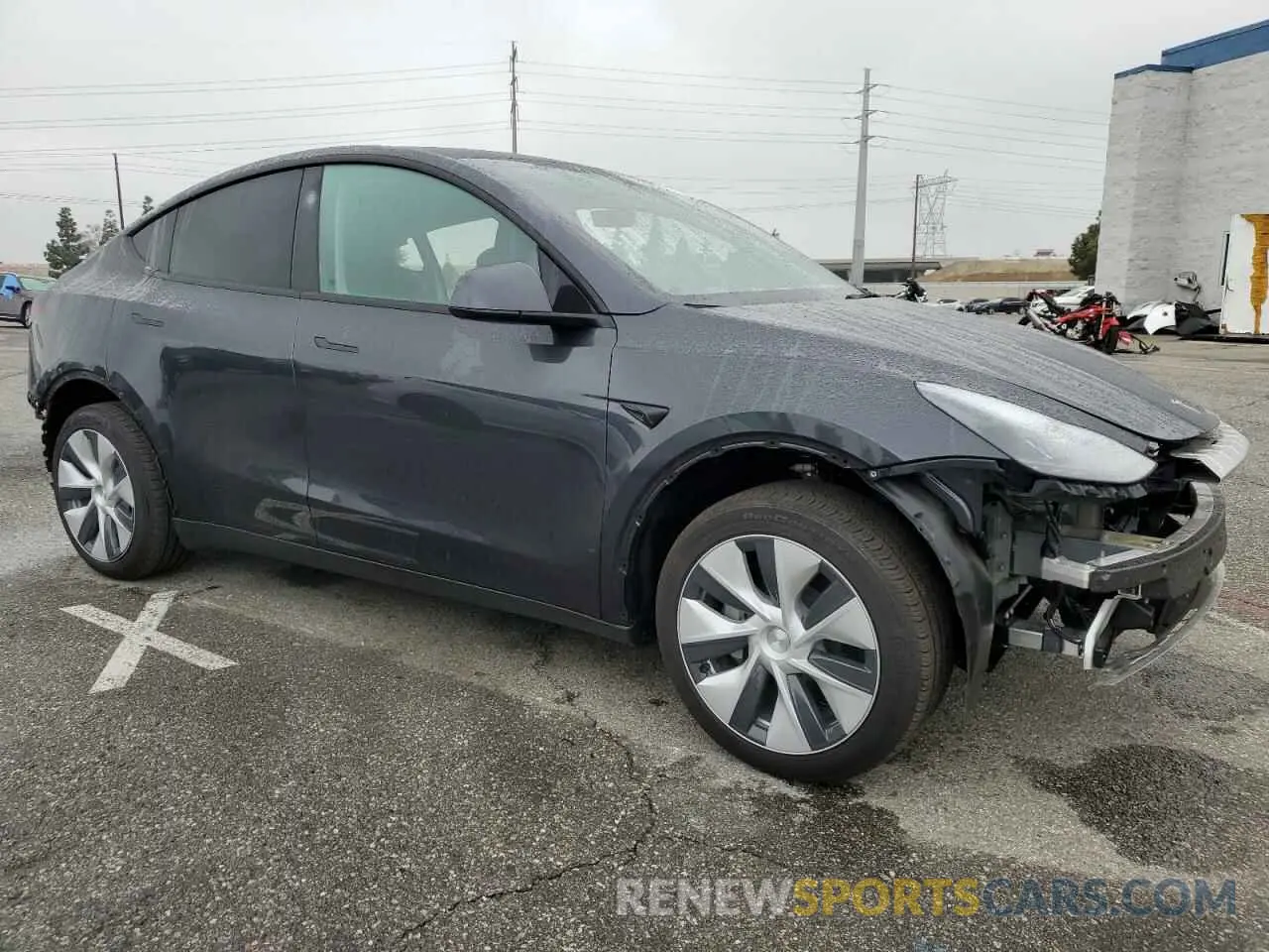 4 fotografías del automóvil dañado 7SAYGDED5RF093410 TESLA MODEL Y 2024