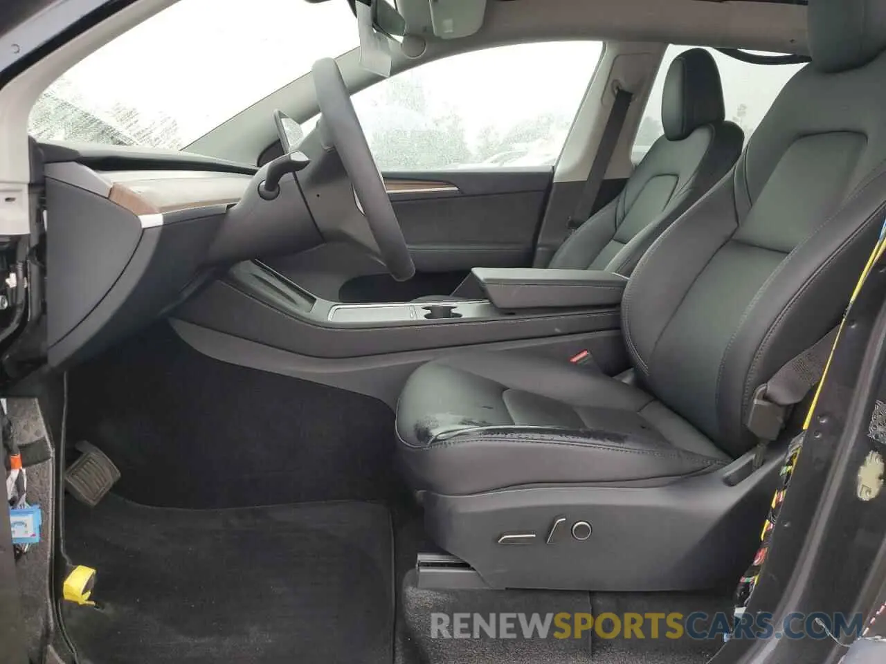 7 fotografías del automóvil dañado 7SAYGDED5RF093410 TESLA MODEL Y 2024