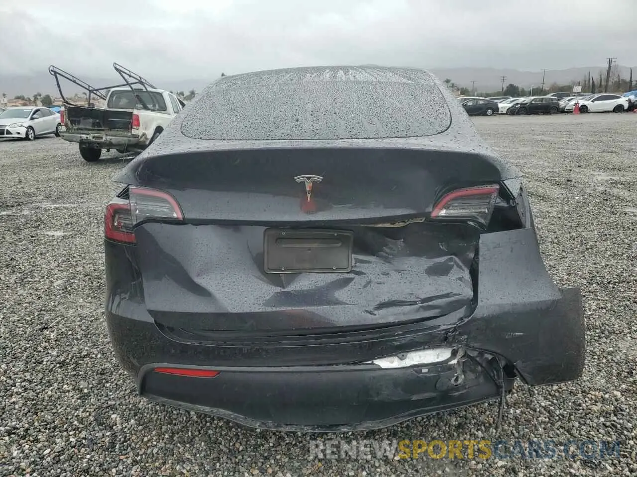 6 fotografías del automóvil dañado 7SAYGDED5RF125093 TESLA MODEL Y 2024