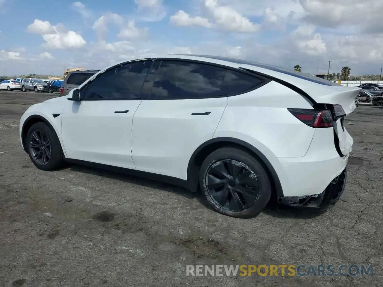 2 fotografías del automóvil dañado 7SAYGDED5RF158952 TESLA MODEL Y 2024