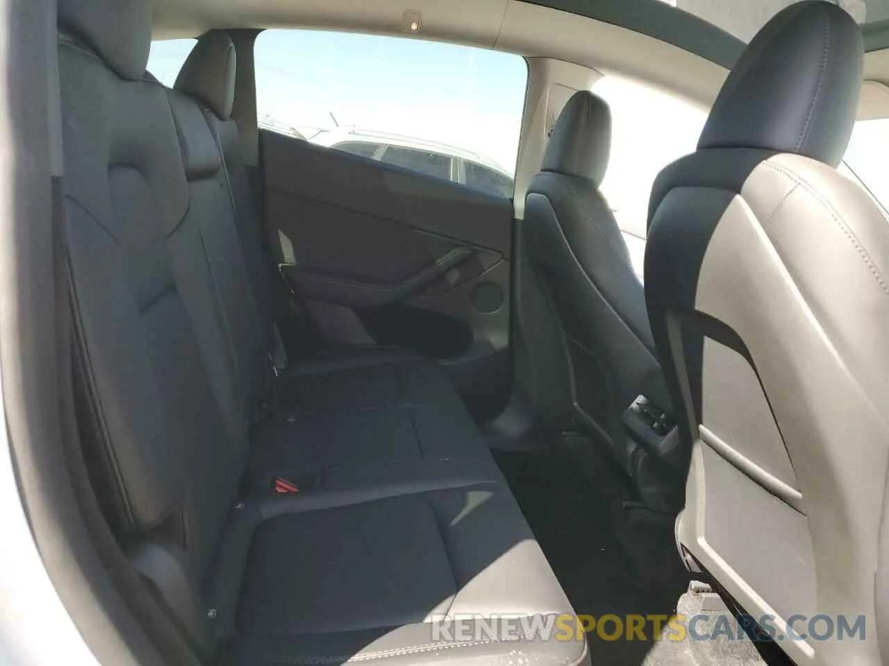 11 fotografías del automóvil dañado 7SAYGDED5RF196309 TESLA MODEL Y 2024