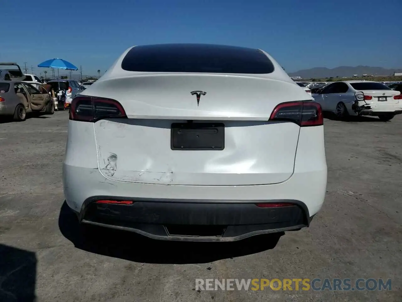 6 fotografías del automóvil dañado 7SAYGDED5RF196309 TESLA MODEL Y 2024