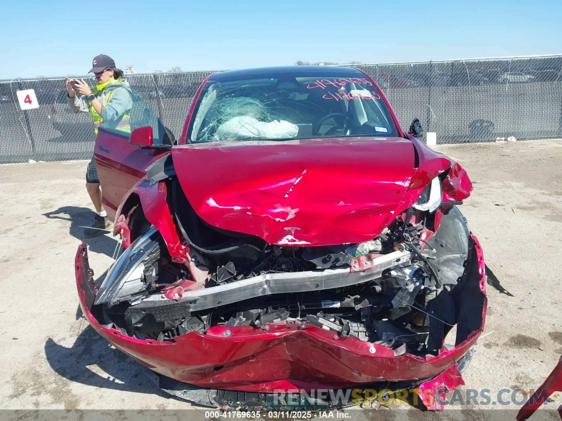 11 fotografías del automóvil dañado 7SAYGDED6RA300819 TESLA MODEL Y 2024
