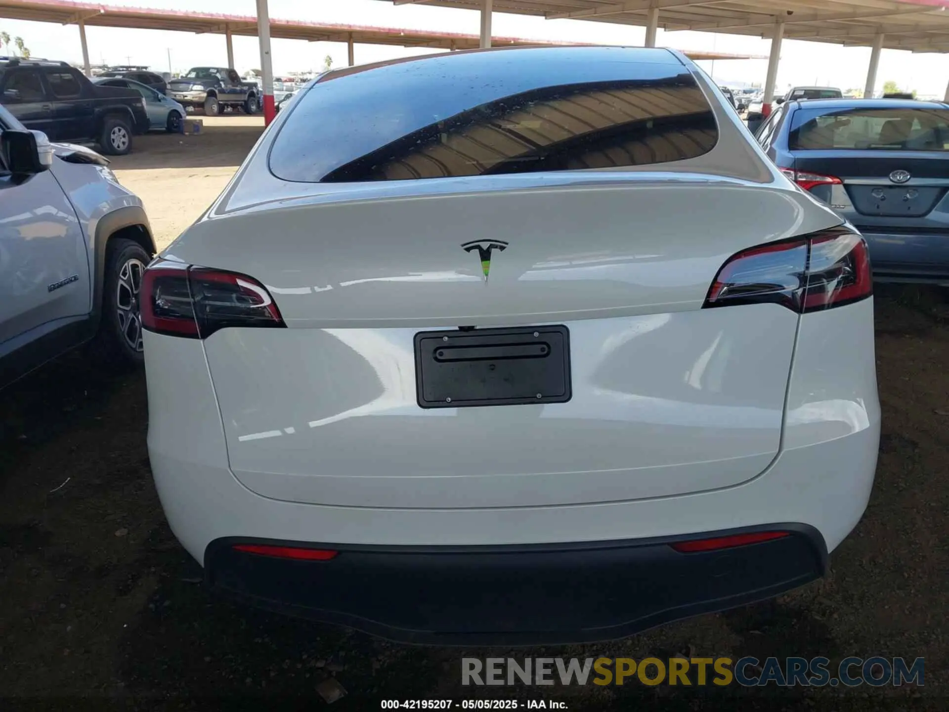 15 fotografías del automóvil dañado 7SAYGDED6RF056253 TESLA MODEL Y 2024