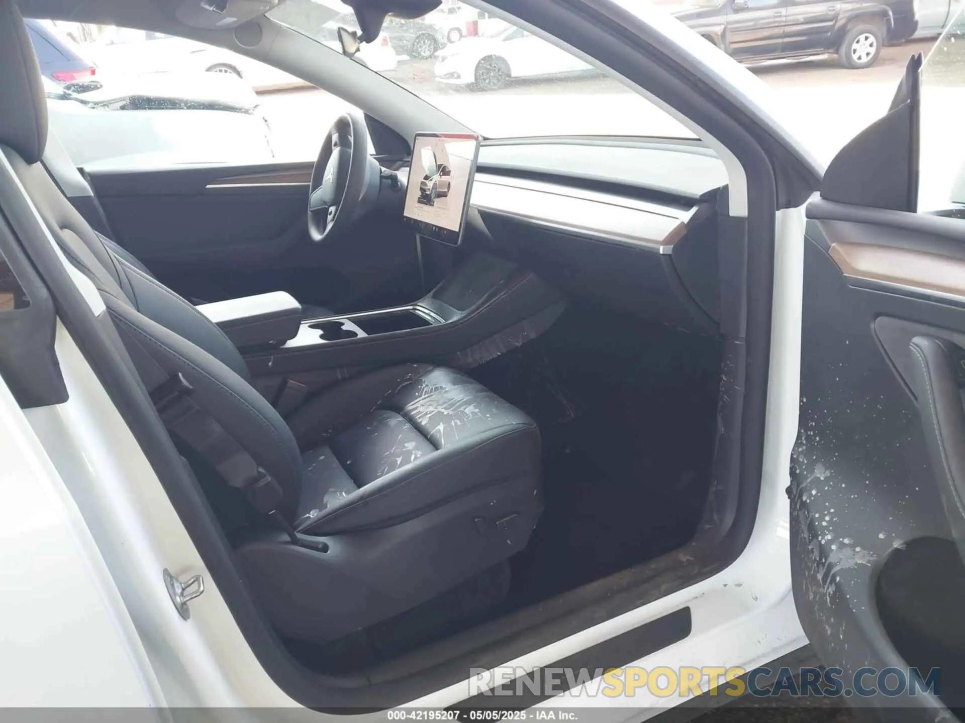5 fotografías del automóvil dañado 7SAYGDED6RF056253 TESLA MODEL Y 2024