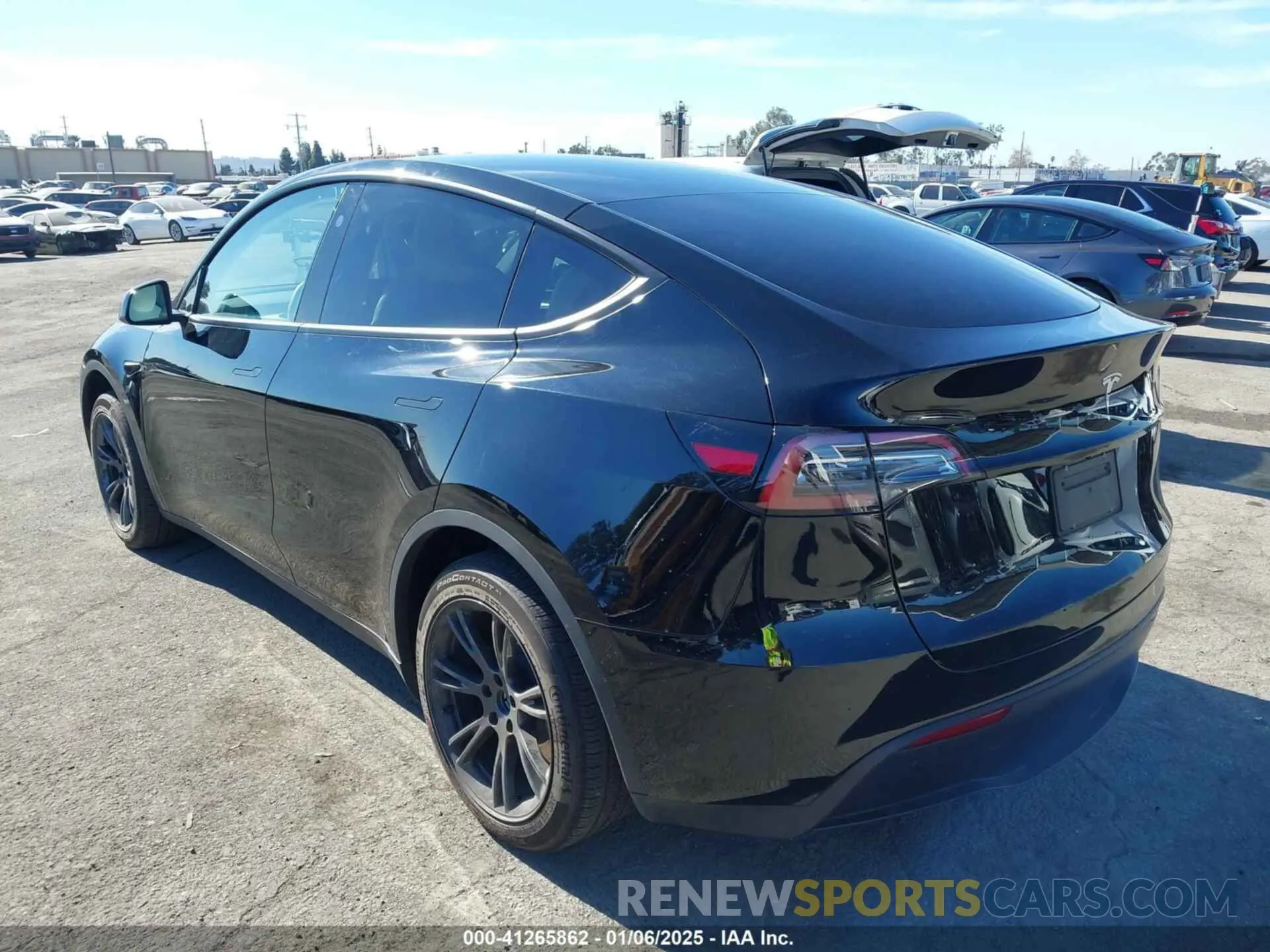 3 fotografías del automóvil dañado 7SAYGDED6RF152657 TESLA MODEL Y 2024