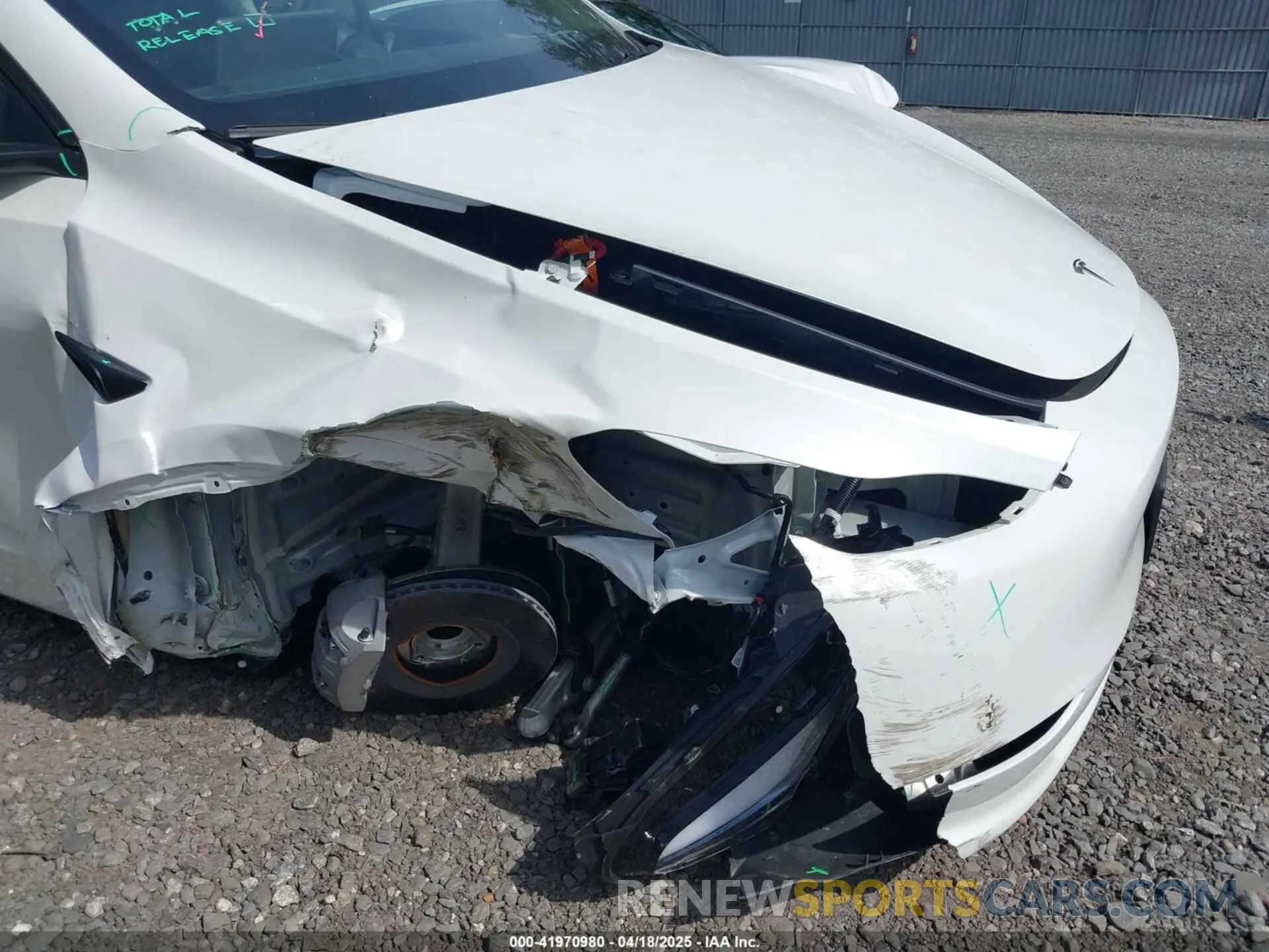 6 fotografías del automóvil dañado 7SAYGDED6RF160936 TESLA MODEL Y 2024