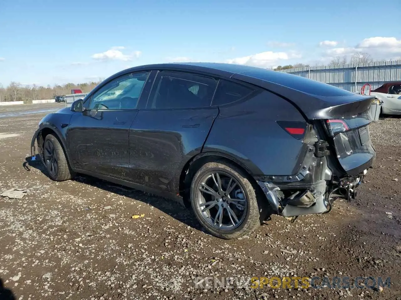 2 fotografías del automóvil dañado 7SAYGDED6RF161715 TESLA MODEL Y 2024