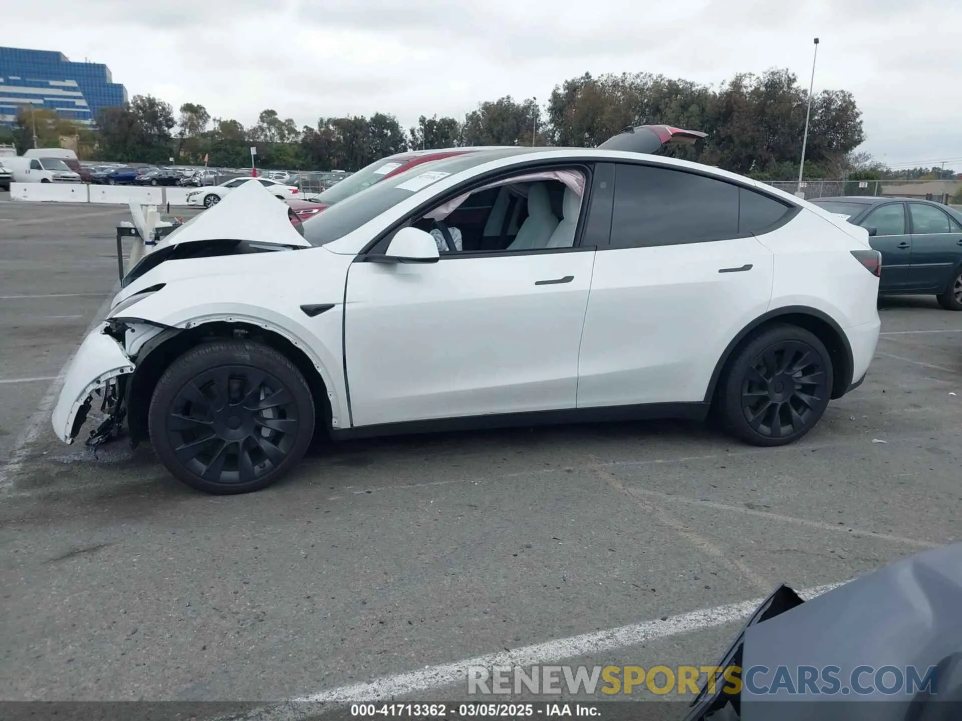 14 fotografías del automóvil dañado 7SAYGDED6RF166543 TESLA MODEL Y 2024