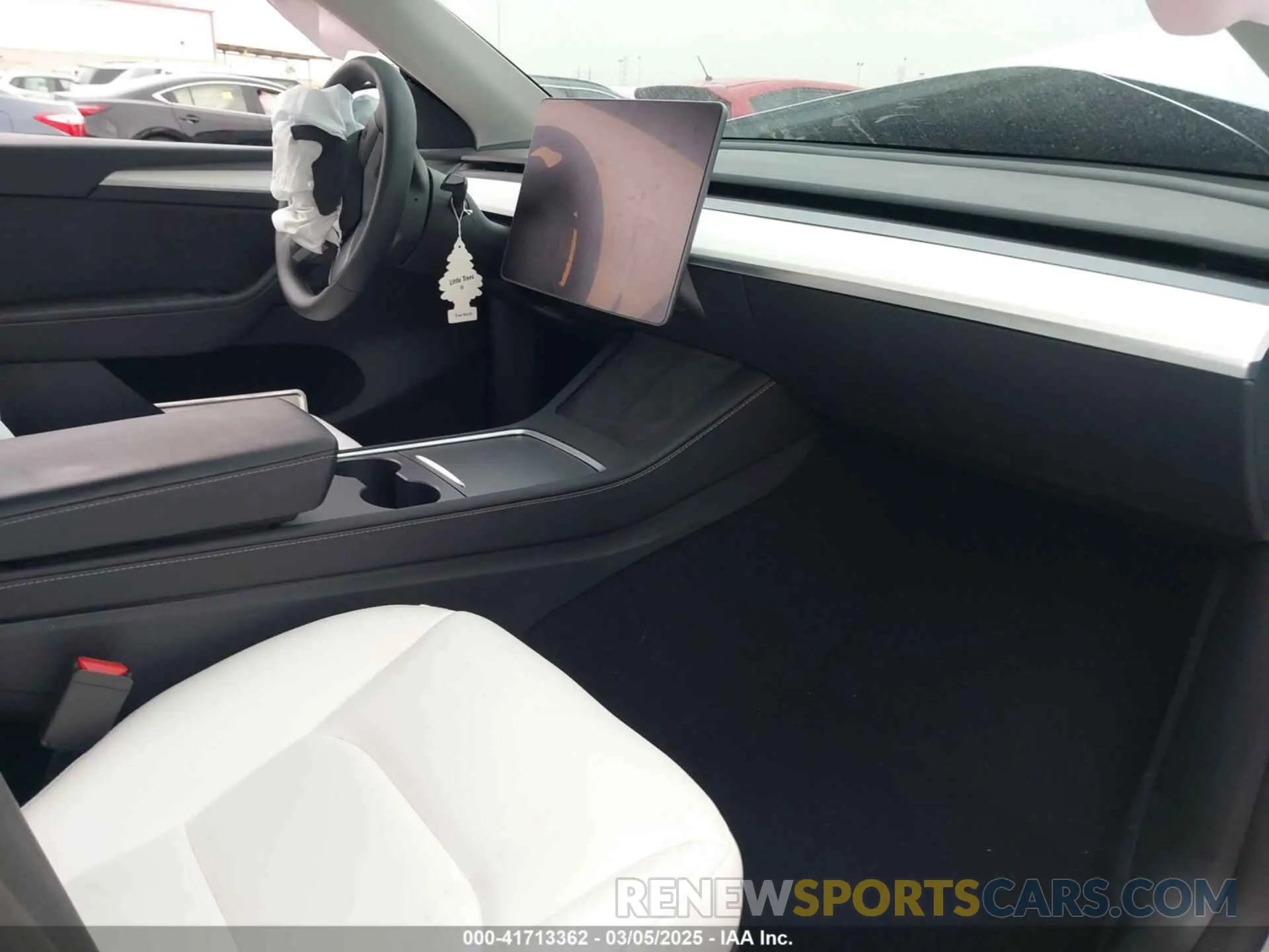 5 fotografías del automóvil dañado 7SAYGDED6RF166543 TESLA MODEL Y 2024