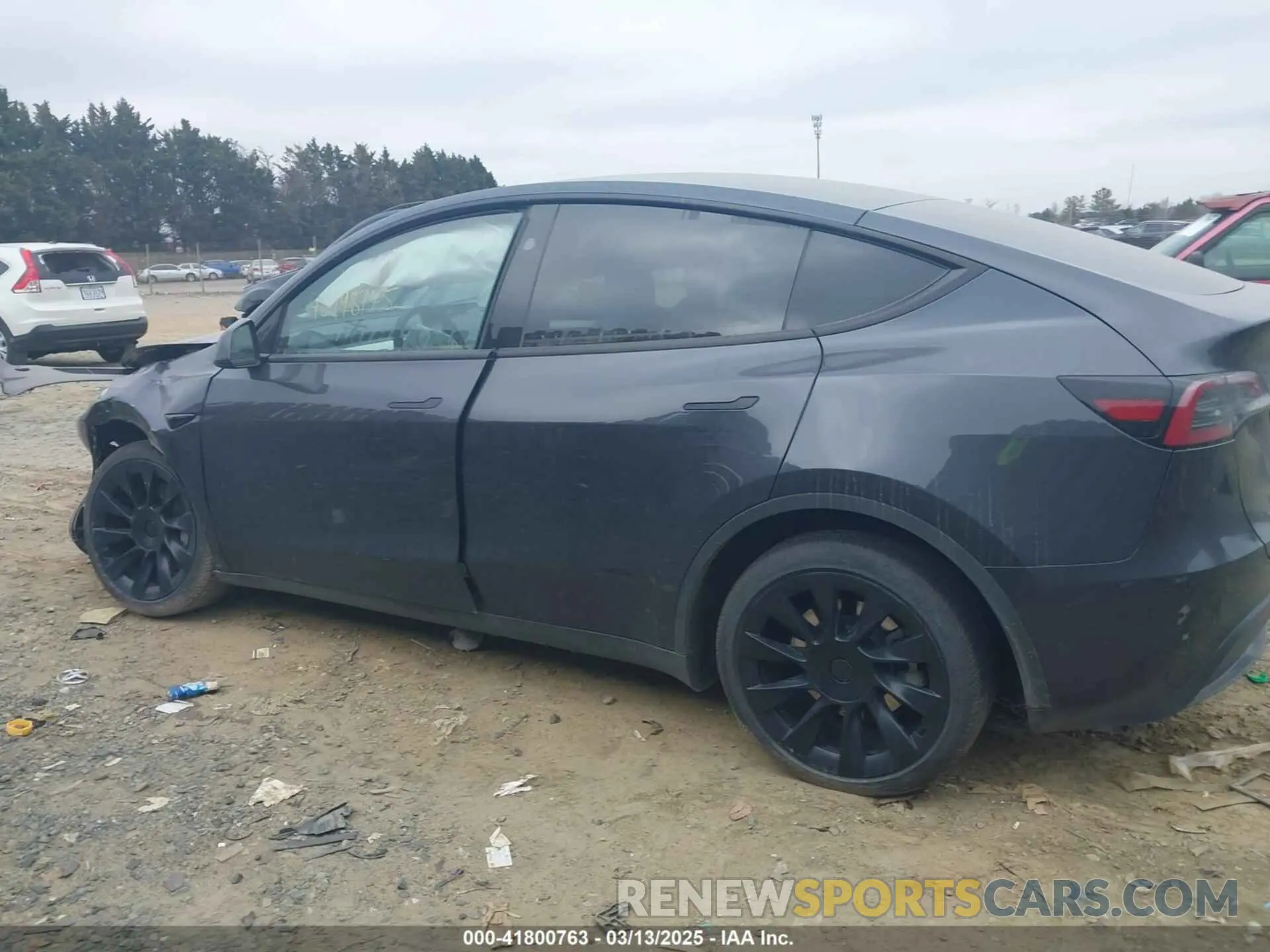 13 fotografías del automóvil dañado 7SAYGDED6RF190762 TESLA MODEL Y 2024