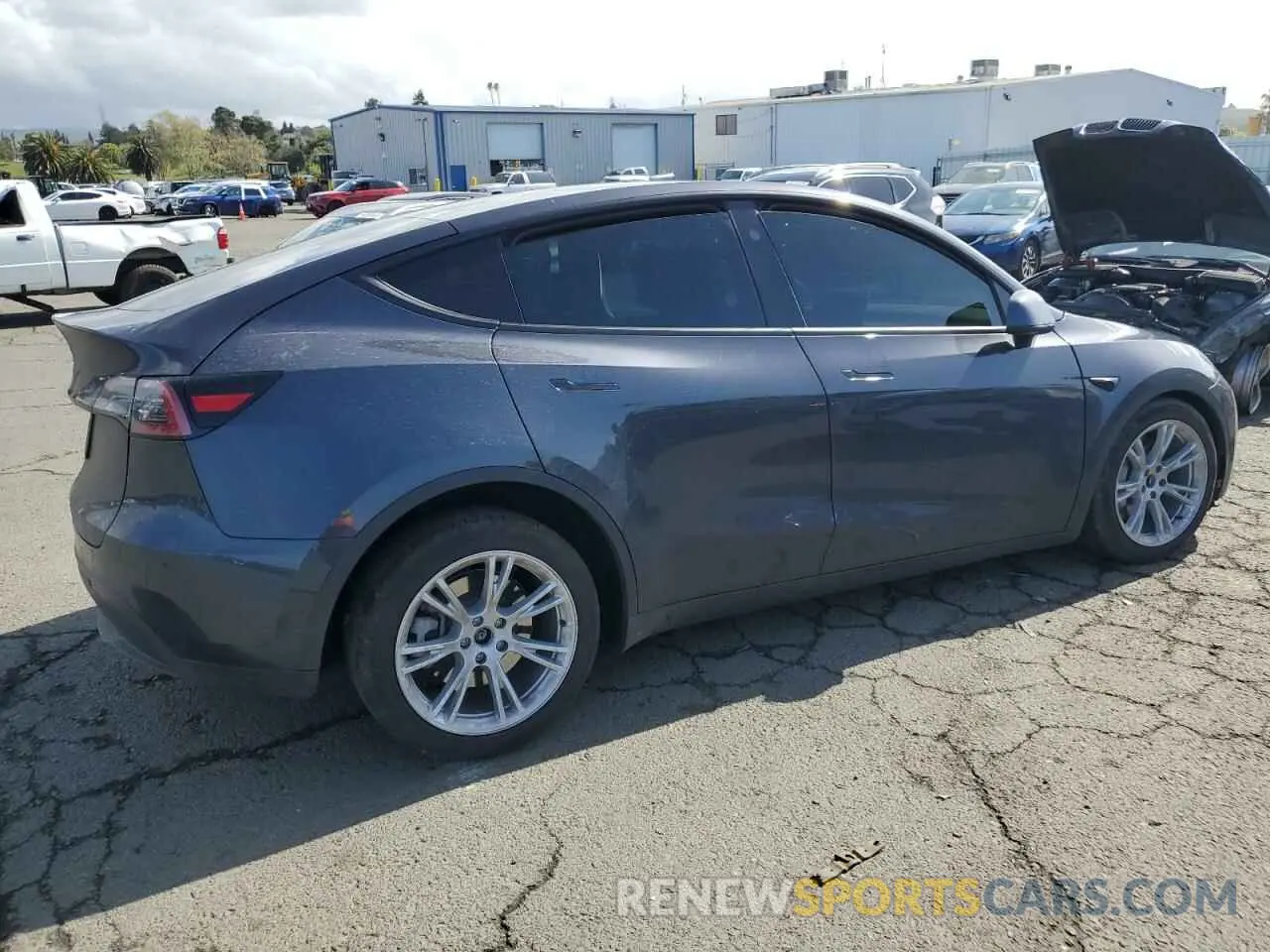 3 fotografías del automóvil dañado 7SAYGDED7RF074101 TESLA MODEL Y 2024