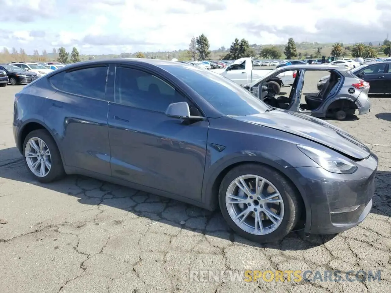 4 fotografías del automóvil dañado 7SAYGDED7RF074101 TESLA MODEL Y 2024