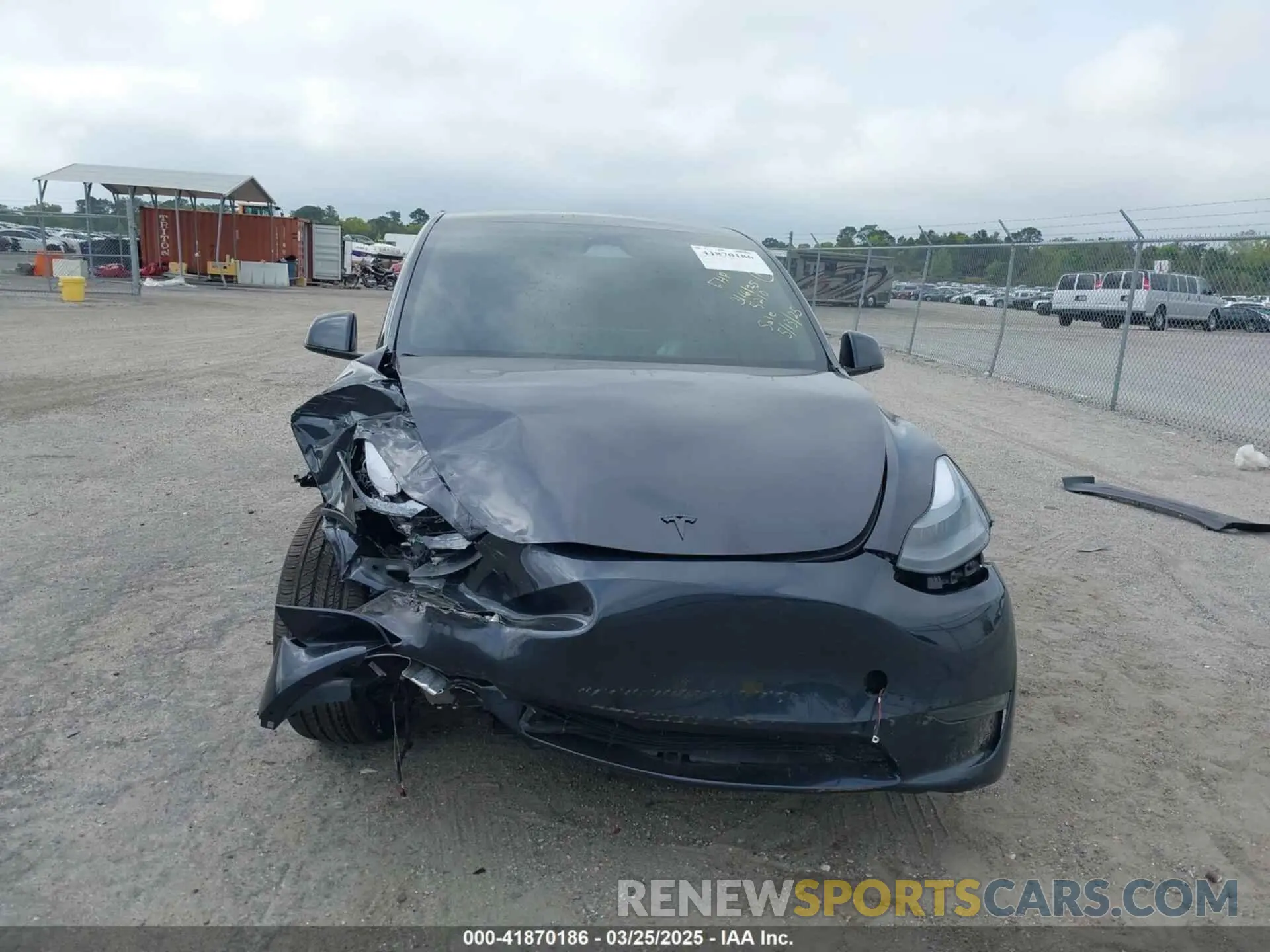 13 fotografías del automóvil dañado 7SAYGDED7RF095210 TESLA MODEL Y 2024
