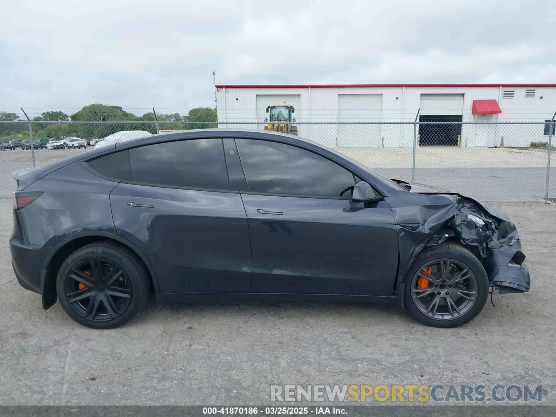 14 fotografías del automóvil dañado 7SAYGDED7RF095210 TESLA MODEL Y 2024