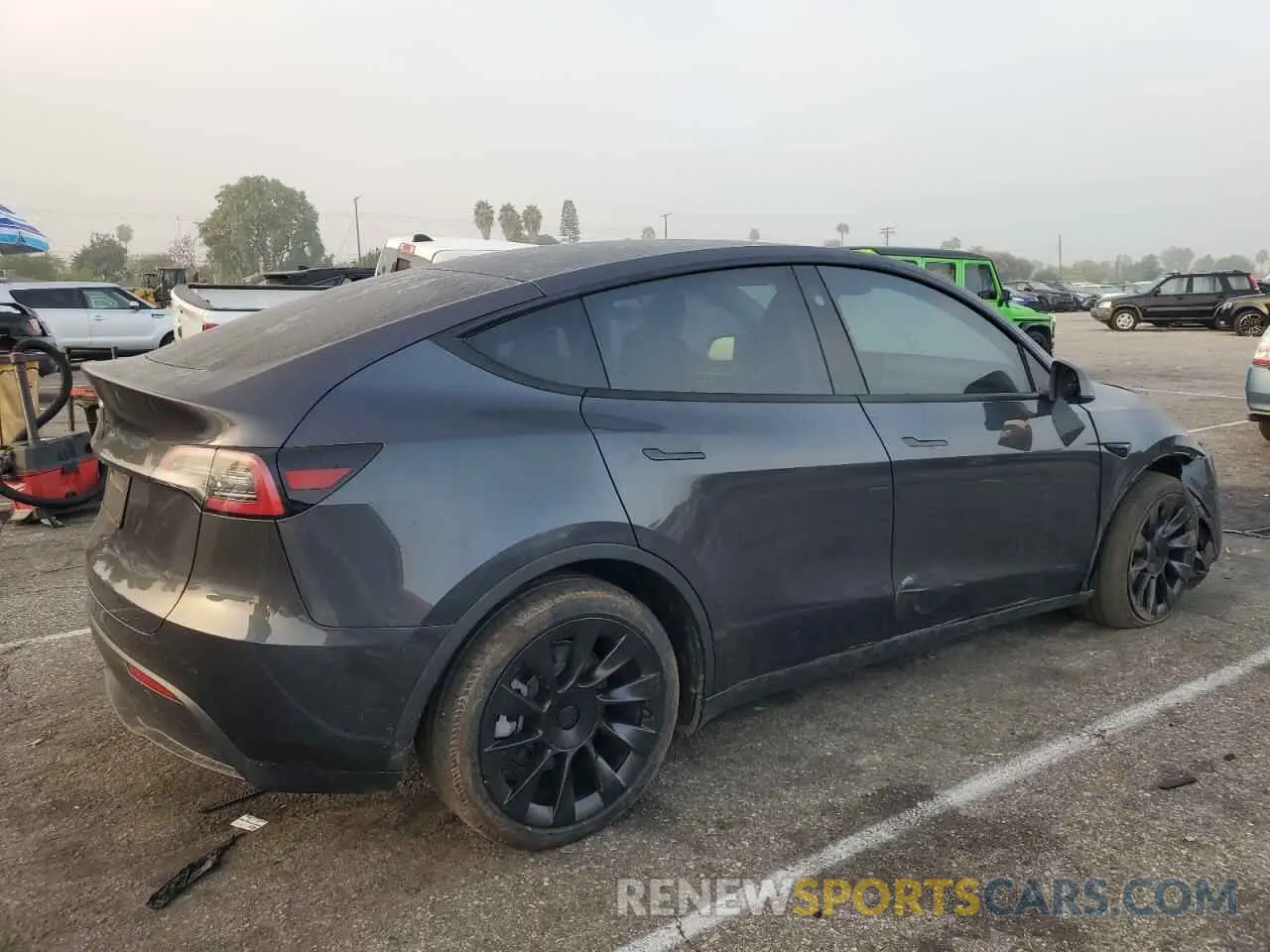 3 fotografías del automóvil dañado 7SAYGDED7RF103600 TESLA MODEL Y 2024