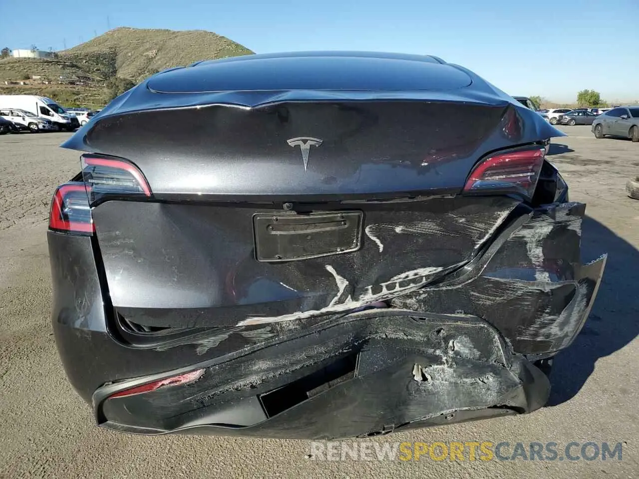 6 fotografías del automóvil dañado 7SAYGDED7RF108604 TESLA MODEL Y 2024