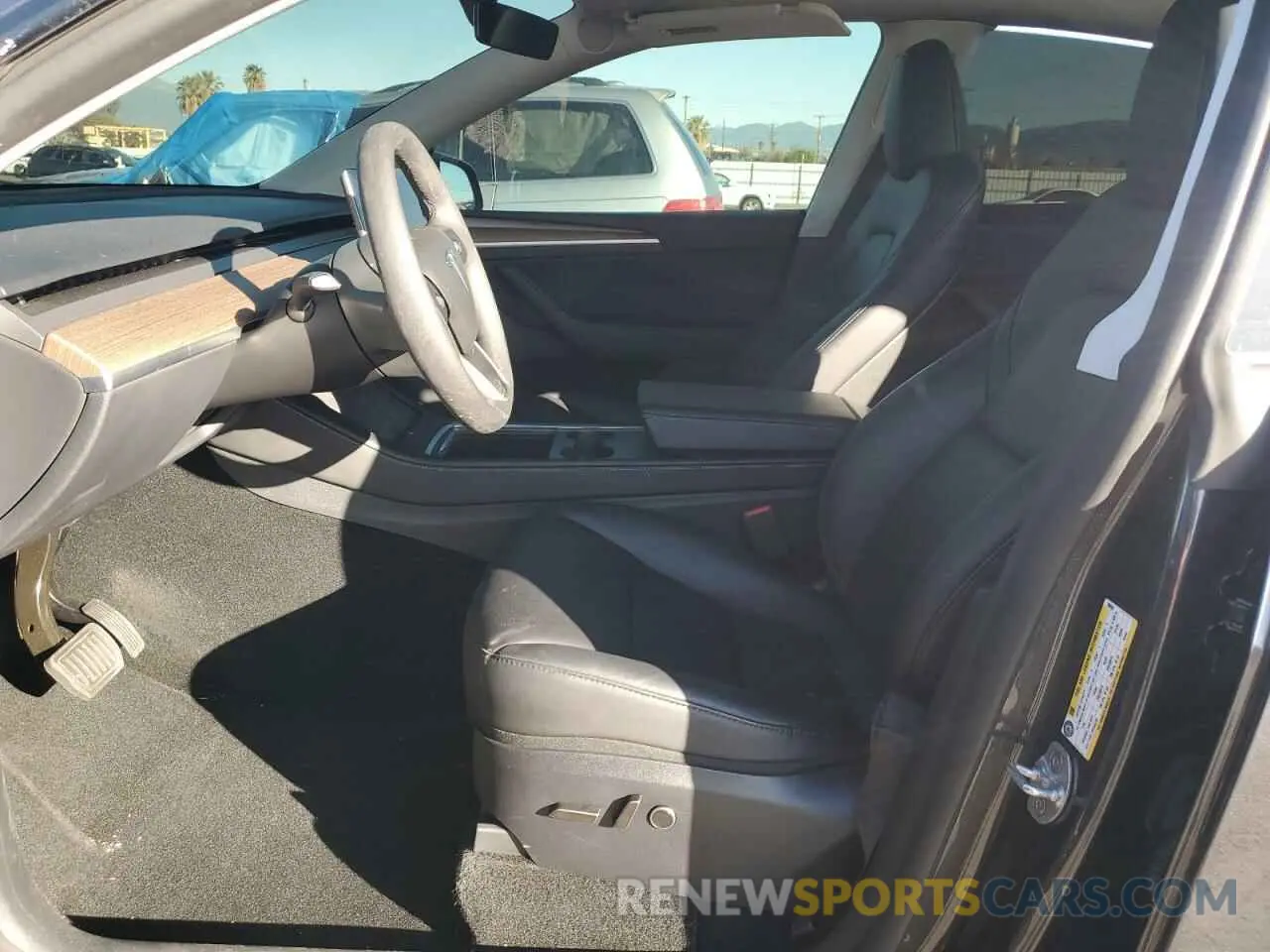 7 fotografías del automóvil dañado 7SAYGDED7RF108604 TESLA MODEL Y 2024