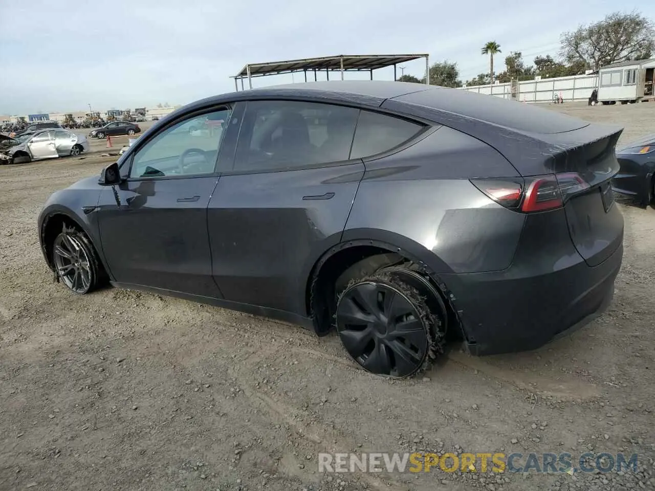 2 fotografías del automóvil dañado 7SAYGDED7RF114483 TESLA MODEL Y 2024