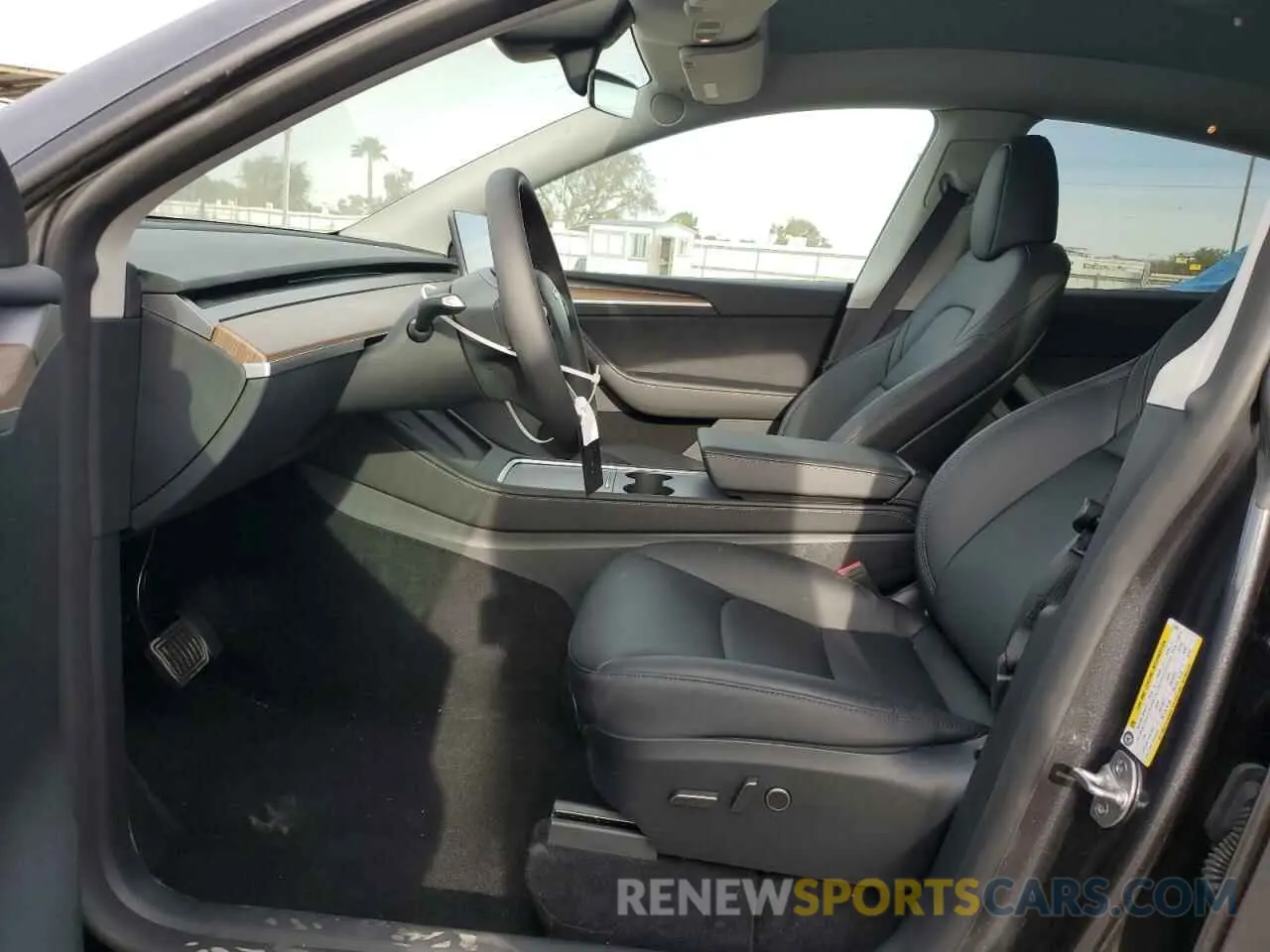 7 fotografías del automóvil dañado 7SAYGDED7RF114483 TESLA MODEL Y 2024