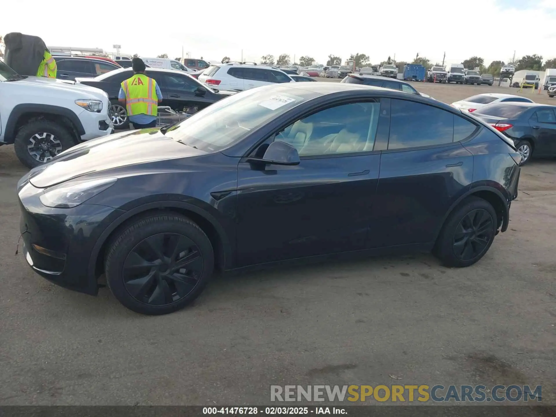 15 fotografías del automóvil dañado 7SAYGDED7RF153140 TESLA MODEL Y 2024