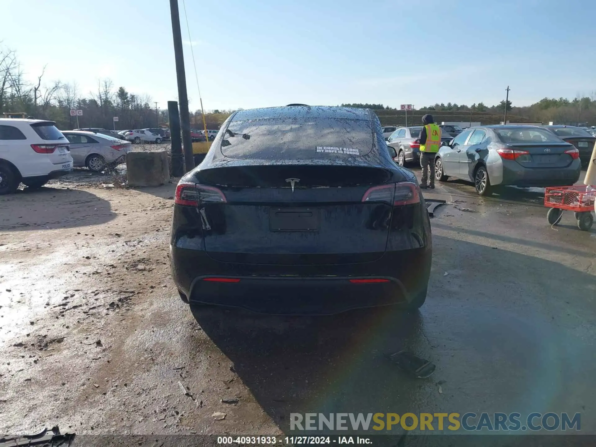 17 fotografías del automóvil dañado 7SAYGDED7RF166566 TESLA MODEL Y 2024