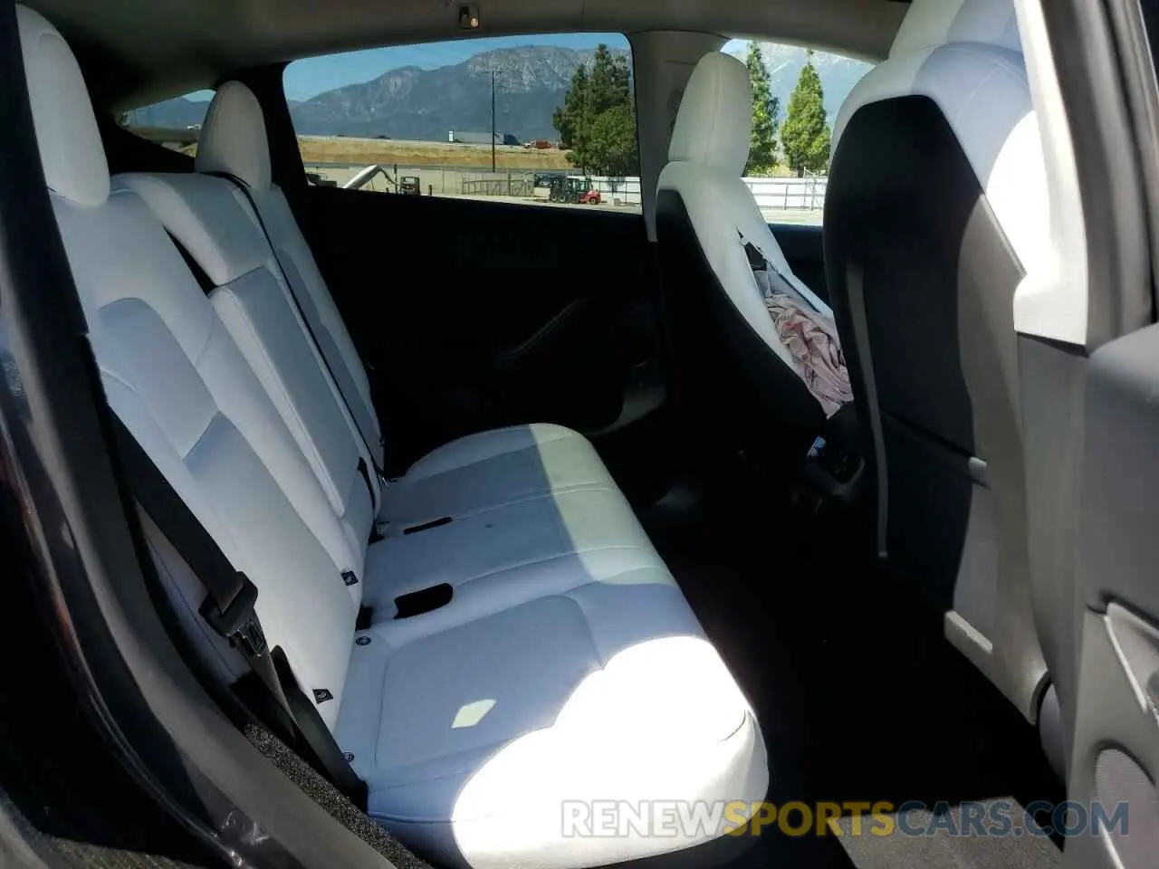 11 fotografías del automóvil dañado 7SAYGDED7RF199485 TESLA MODEL Y 2024
