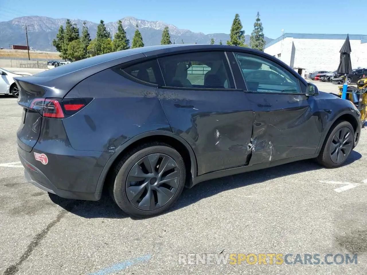 3 fotografías del automóvil dañado 7SAYGDED7RF199485 TESLA MODEL Y 2024