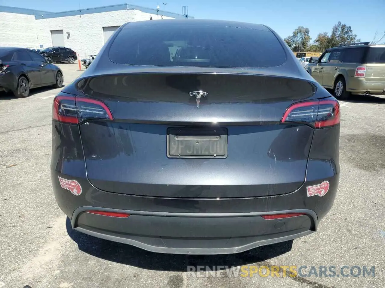 6 fotografías del automóvil dañado 7SAYGDED7RF199485 TESLA MODEL Y 2024