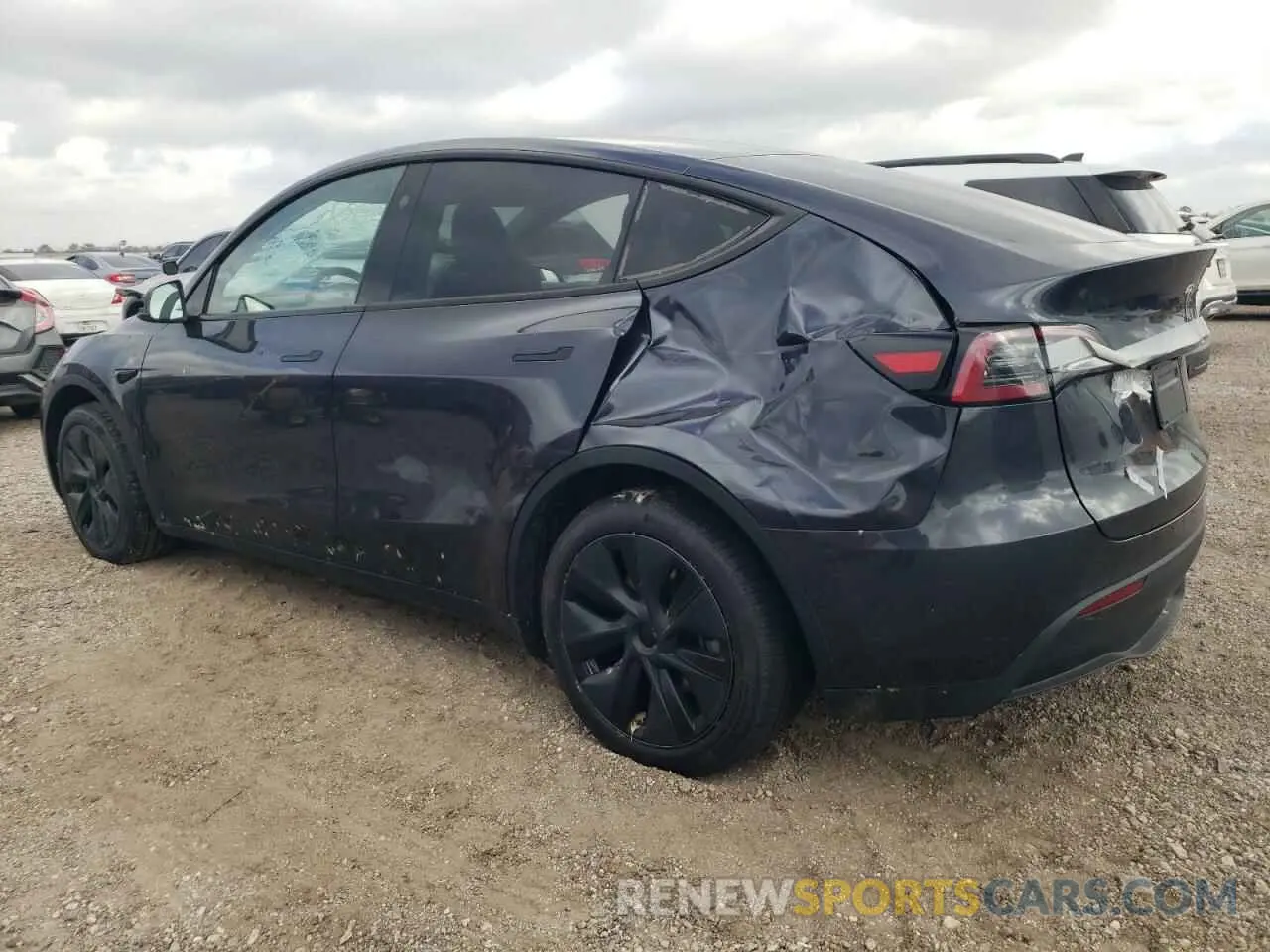 2 fotografías del automóvil dañado 7SAYGDED8RA330470 TESLA MODEL Y 2024
