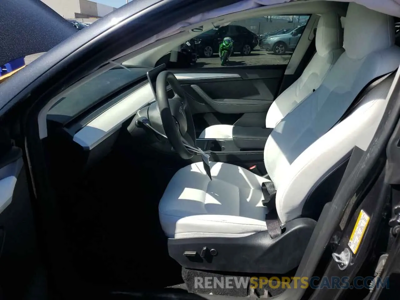 7 fotografías del automóvil dañado 7SAYGDED8RF023965 TESLA MODEL Y 2024