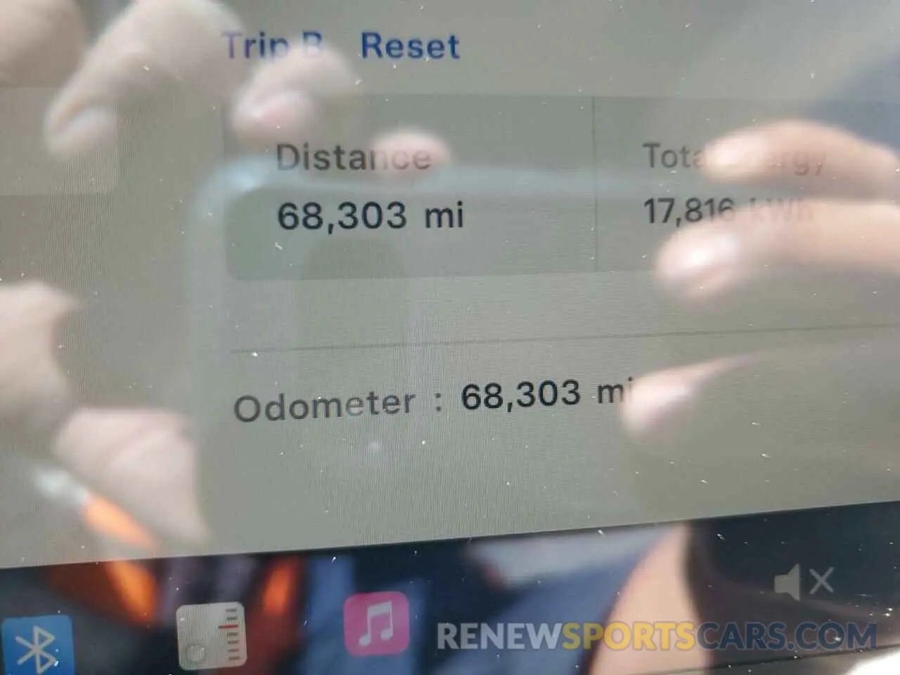 9 fotografías del automóvil dañado 7SAYGDED8RF023965 TESLA MODEL Y 2024