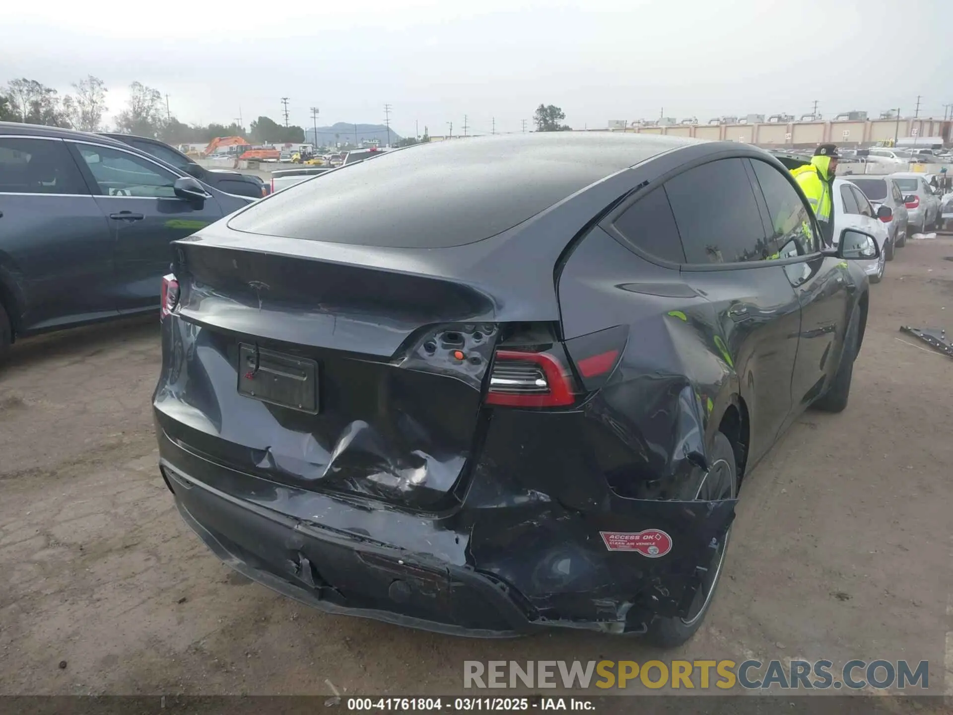 4 fotografías del automóvil dañado 7SAYGDED8RF116209 TESLA MODEL Y 2024