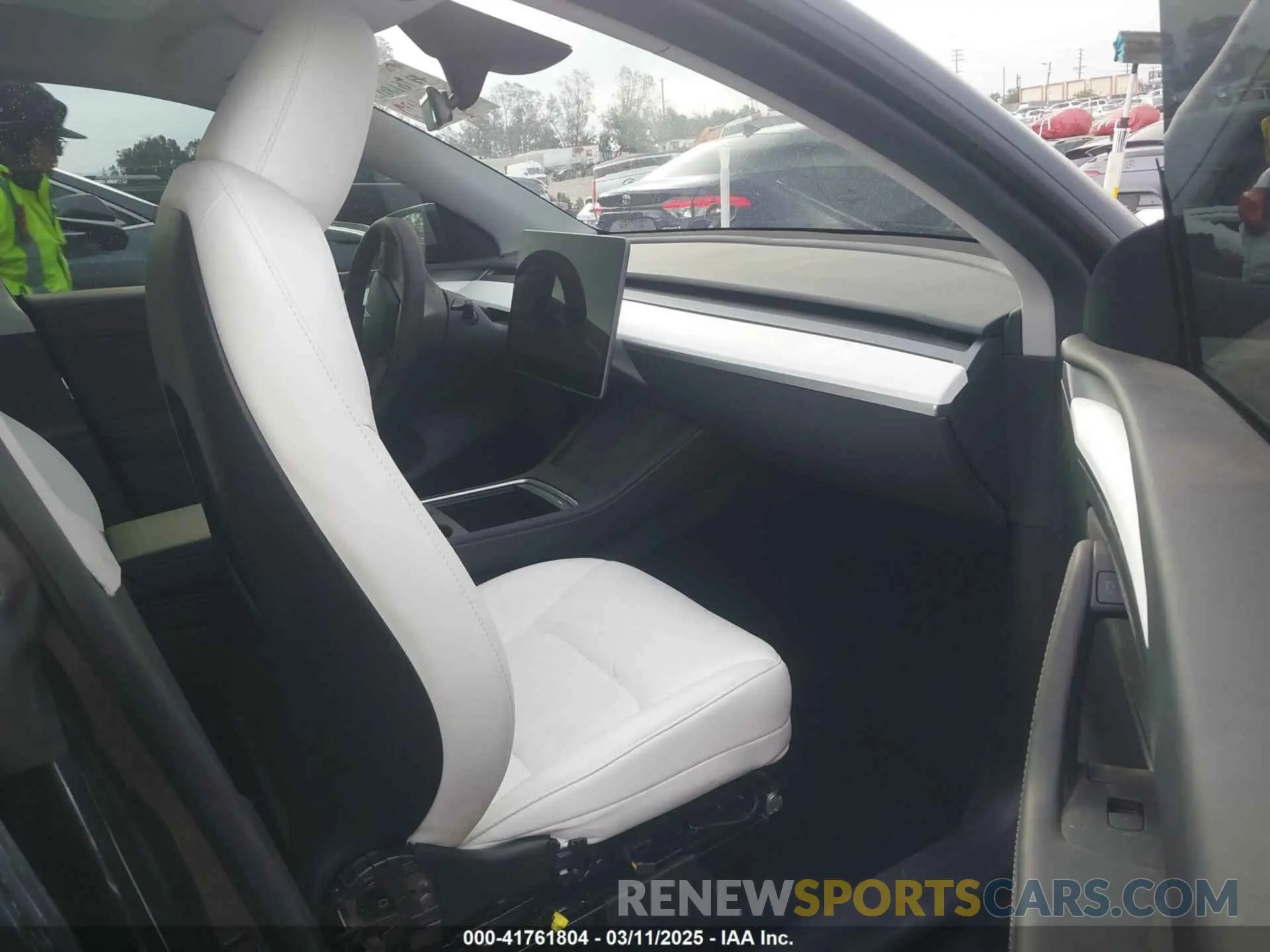 5 fotografías del automóvil dañado 7SAYGDED8RF116209 TESLA MODEL Y 2024