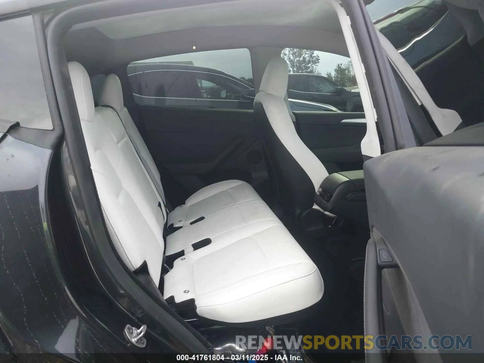 8 fotografías del automóvil dañado 7SAYGDED8RF116209 TESLA MODEL Y 2024