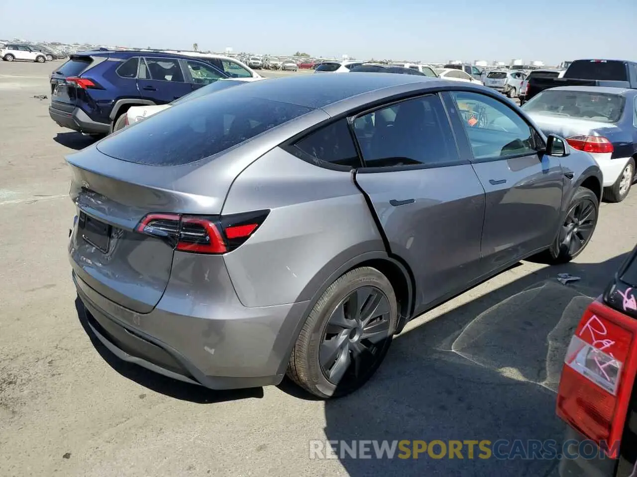 3 fotografías del automóvil dañado 7SAYGDED8RF195669 TESLA MODEL Y 2024