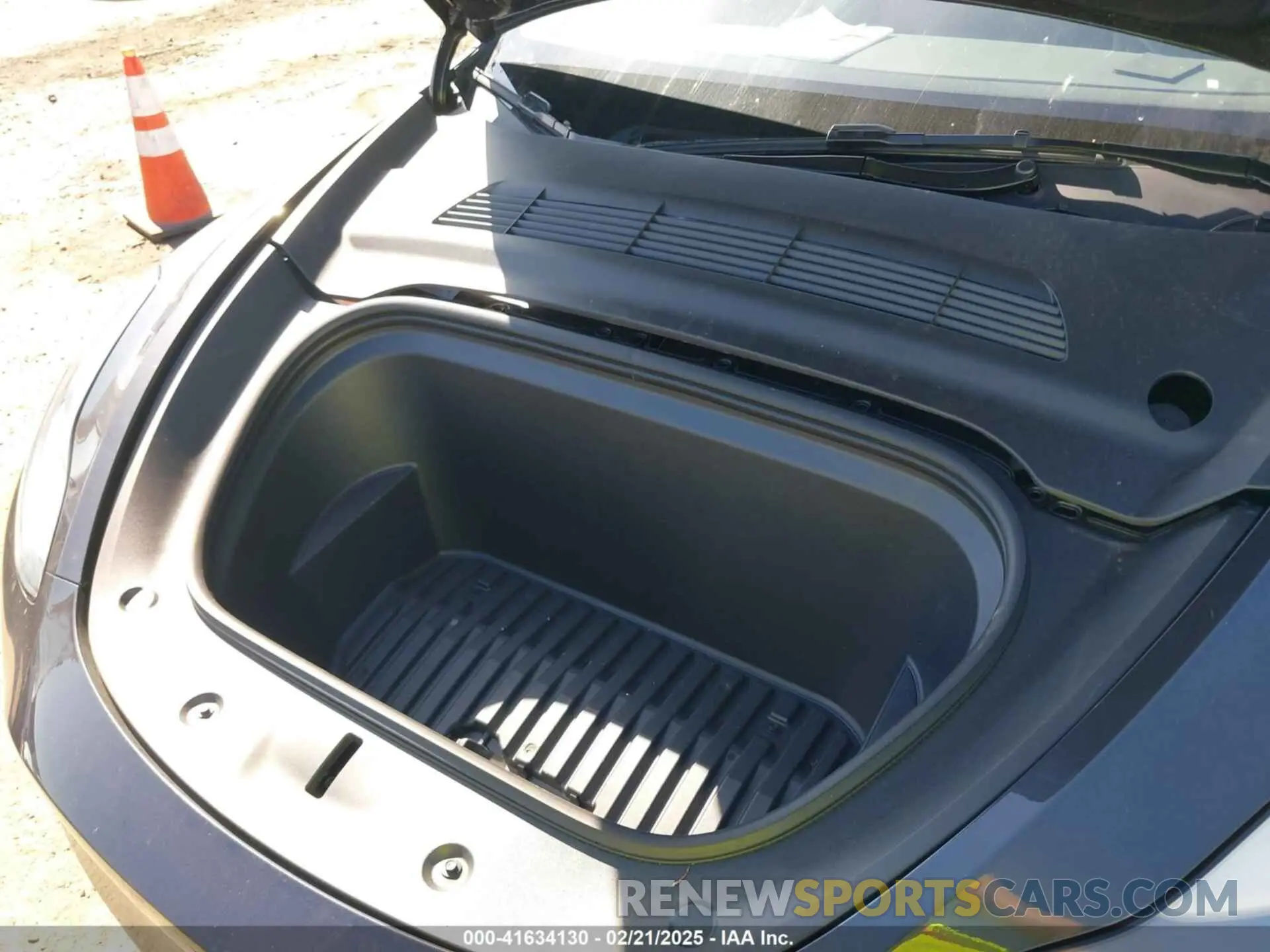 10 fotografías del automóvil dañado 7SAYGDED8RF213796 TESLA MODEL Y 2024