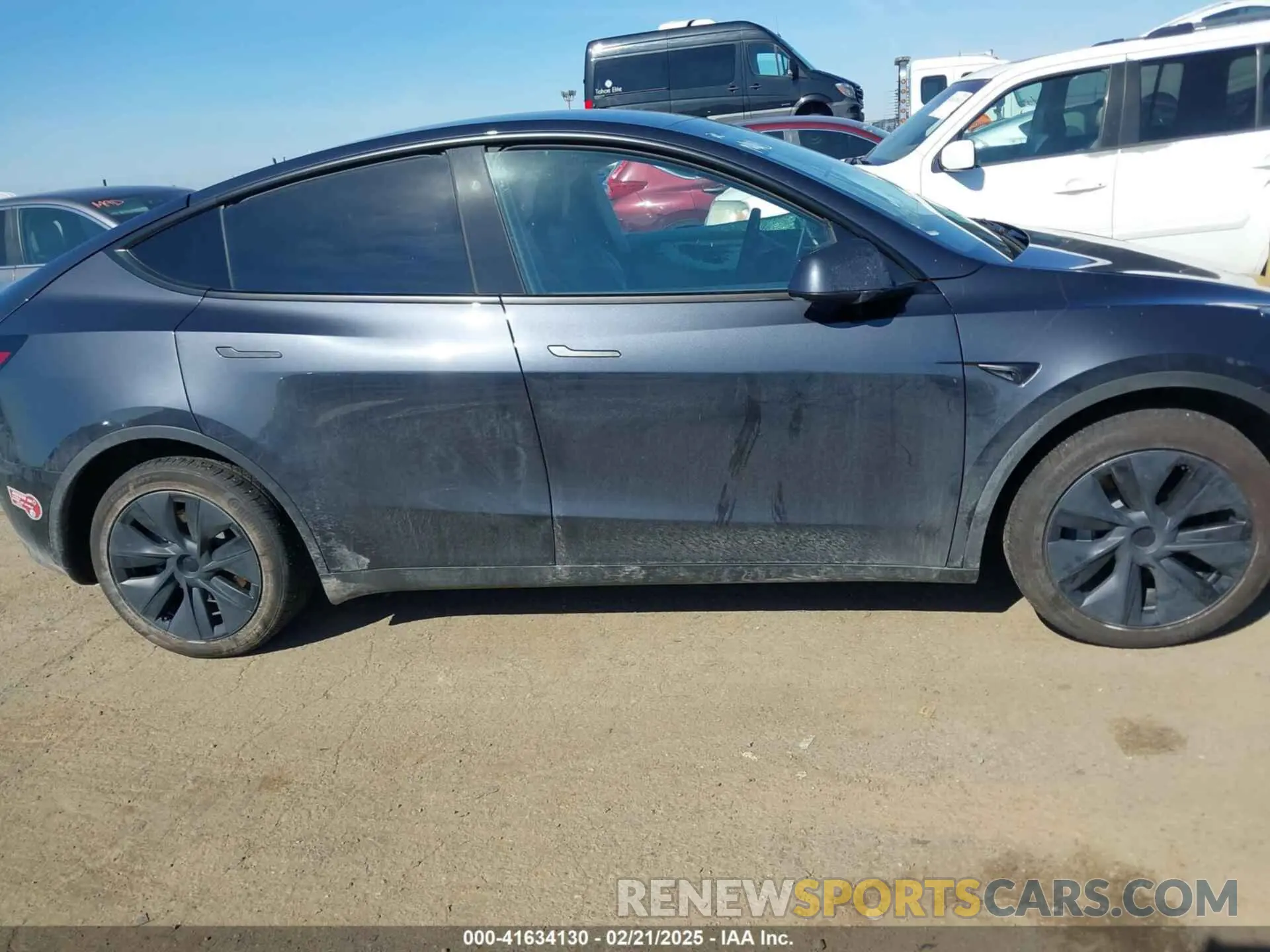 12 fotografías del automóvil dañado 7SAYGDED8RF213796 TESLA MODEL Y 2024