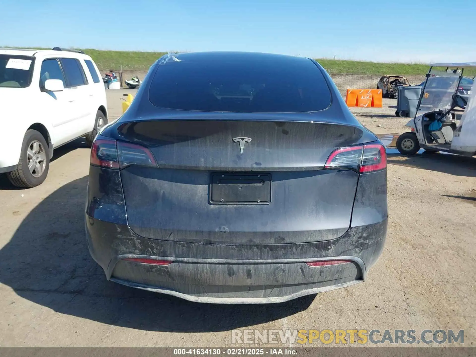 15 fotografías del automóvil dañado 7SAYGDED8RF213796 TESLA MODEL Y 2024