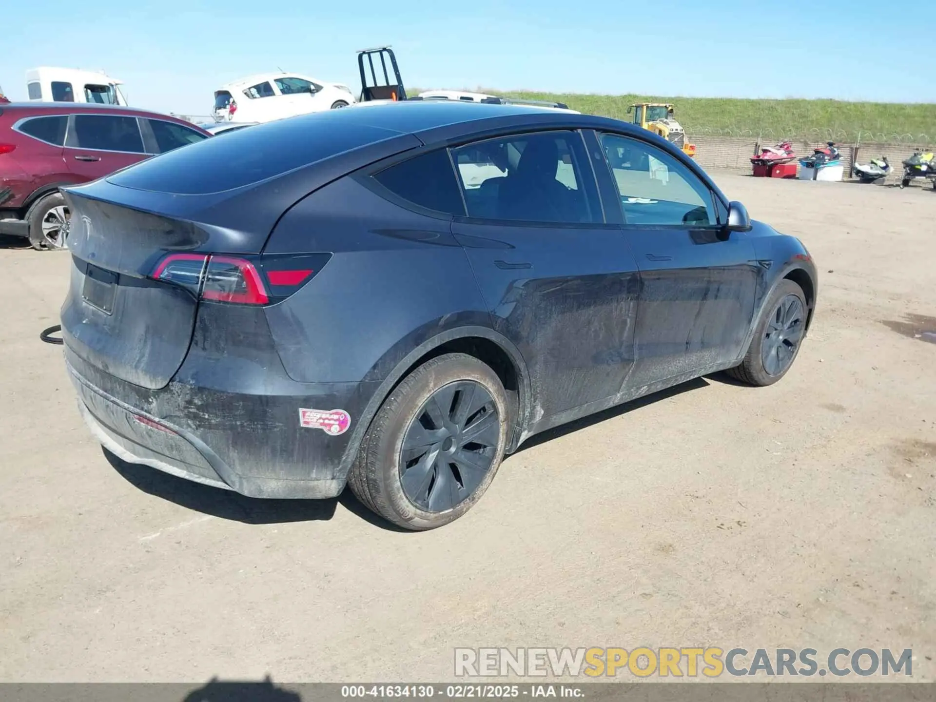 4 fotografías del automóvil dañado 7SAYGDED8RF213796 TESLA MODEL Y 2024