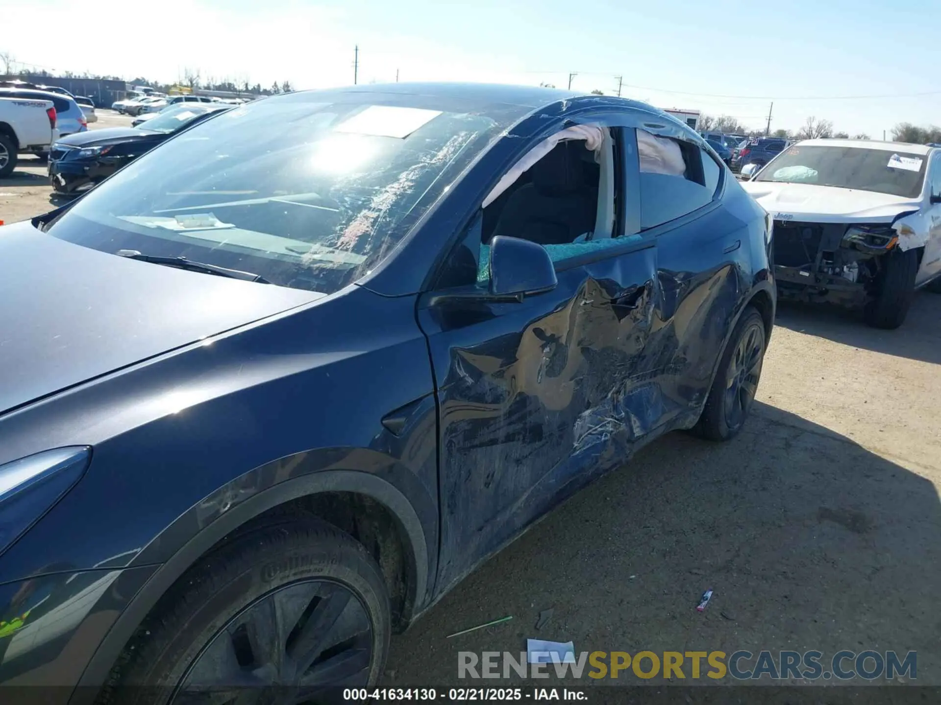 6 fotografías del automóvil dañado 7SAYGDED8RF213796 TESLA MODEL Y 2024