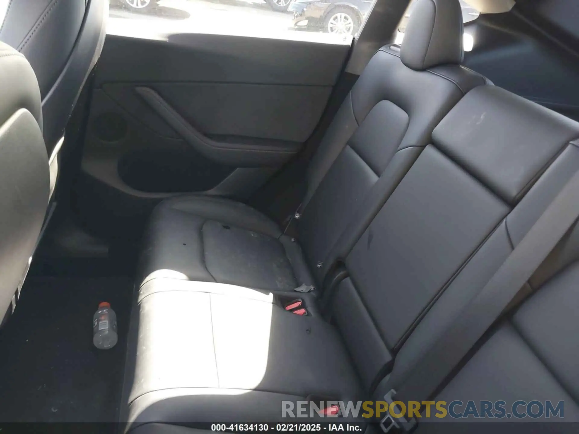 8 fotografías del automóvil dañado 7SAYGDED8RF213796 TESLA MODEL Y 2024