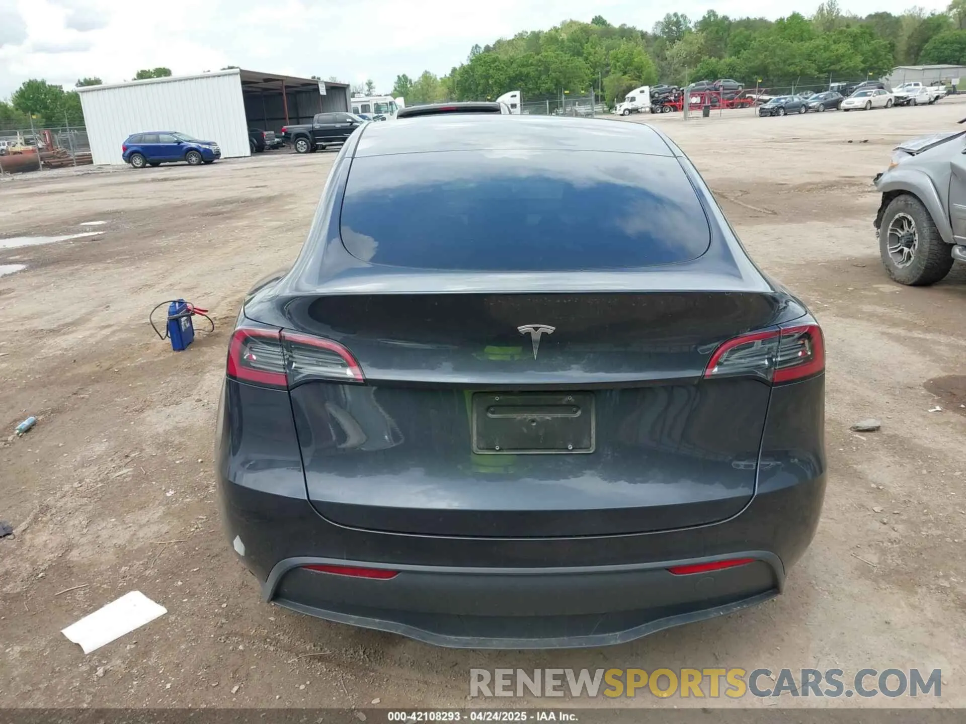 16 fotografías del automóvil dañado 7SAYGDED9RA323124 TESLA MODEL Y 2024