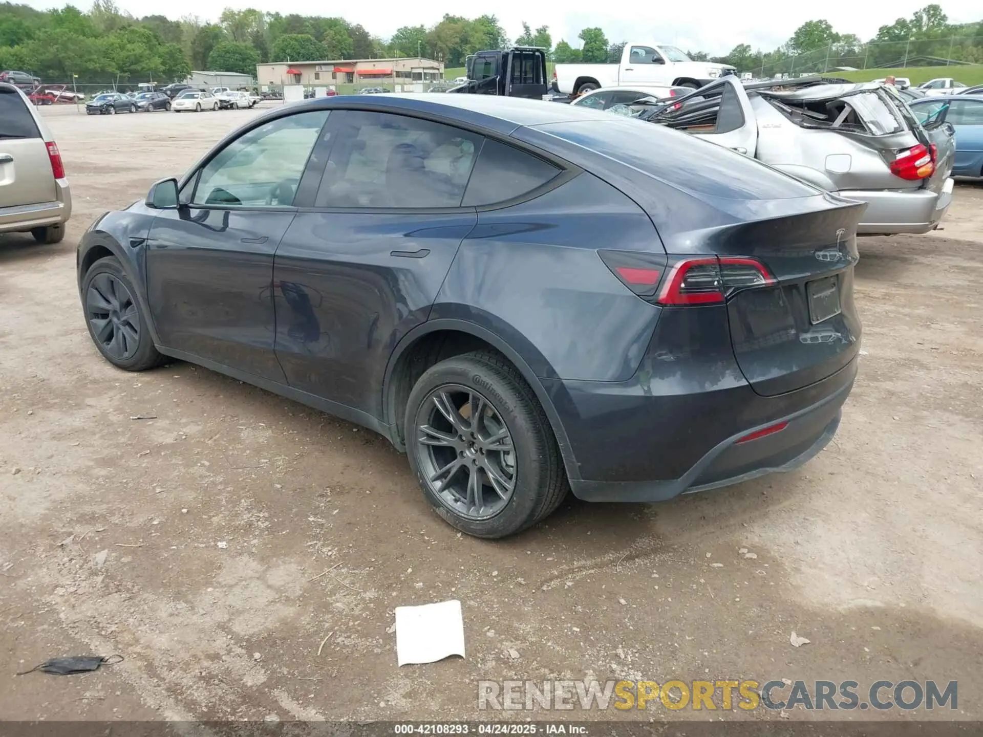 3 fotografías del automóvil dañado 7SAYGDED9RA323124 TESLA MODEL Y 2024